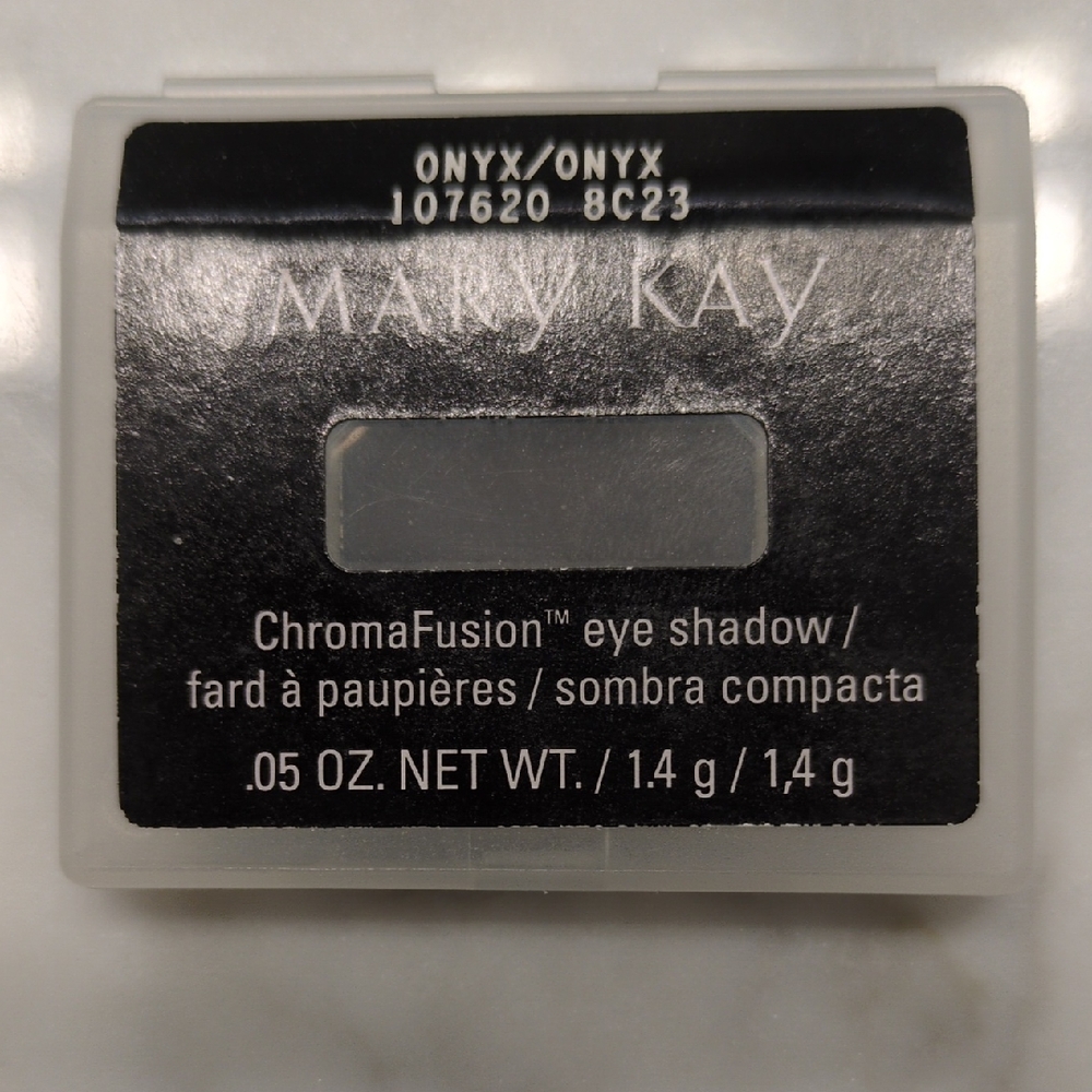 Mary Kay ChromaFusion Eye Shadow in Onyx Black
